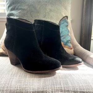 ELOISE DRESSY SUEDE BOOTIES 6.5 used gently.